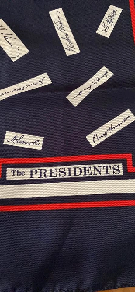 US Presidents Signatures Scarf - photo 2