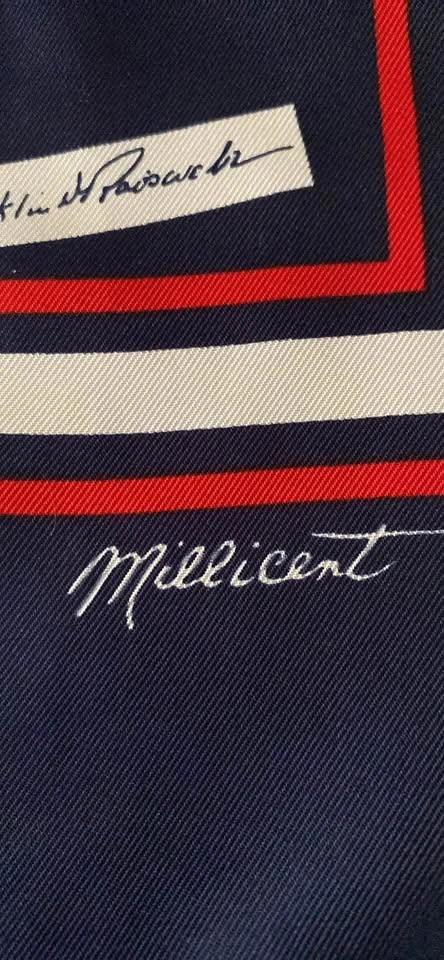 US Presidents Signatures Scarf - photo 5