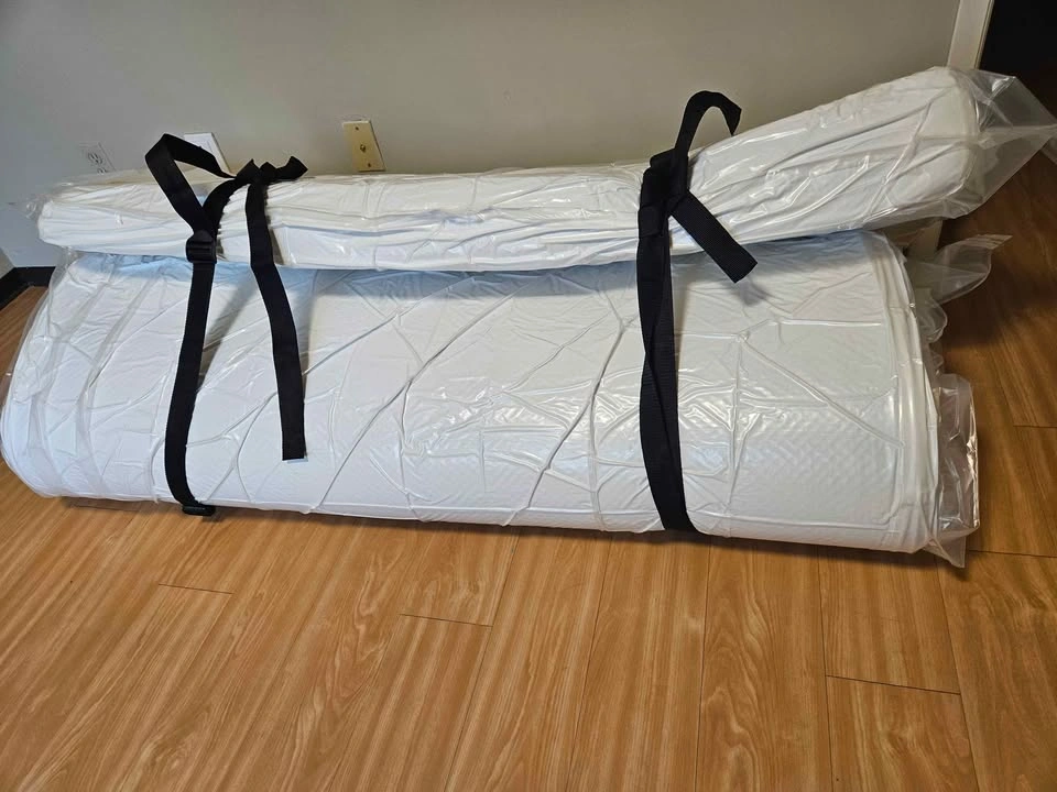 Zinus Queen 10 Inch Foam & Spring Hybrid Mattress - photo 2