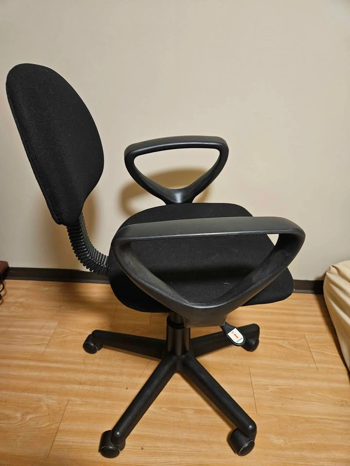 Wood Computer Desk and Black Office Chair - photo 3