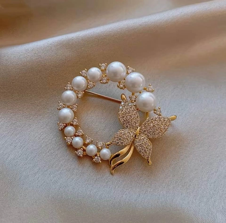 Timeless Pearl Circle Pin with Sparkling Butterfly - photo 3