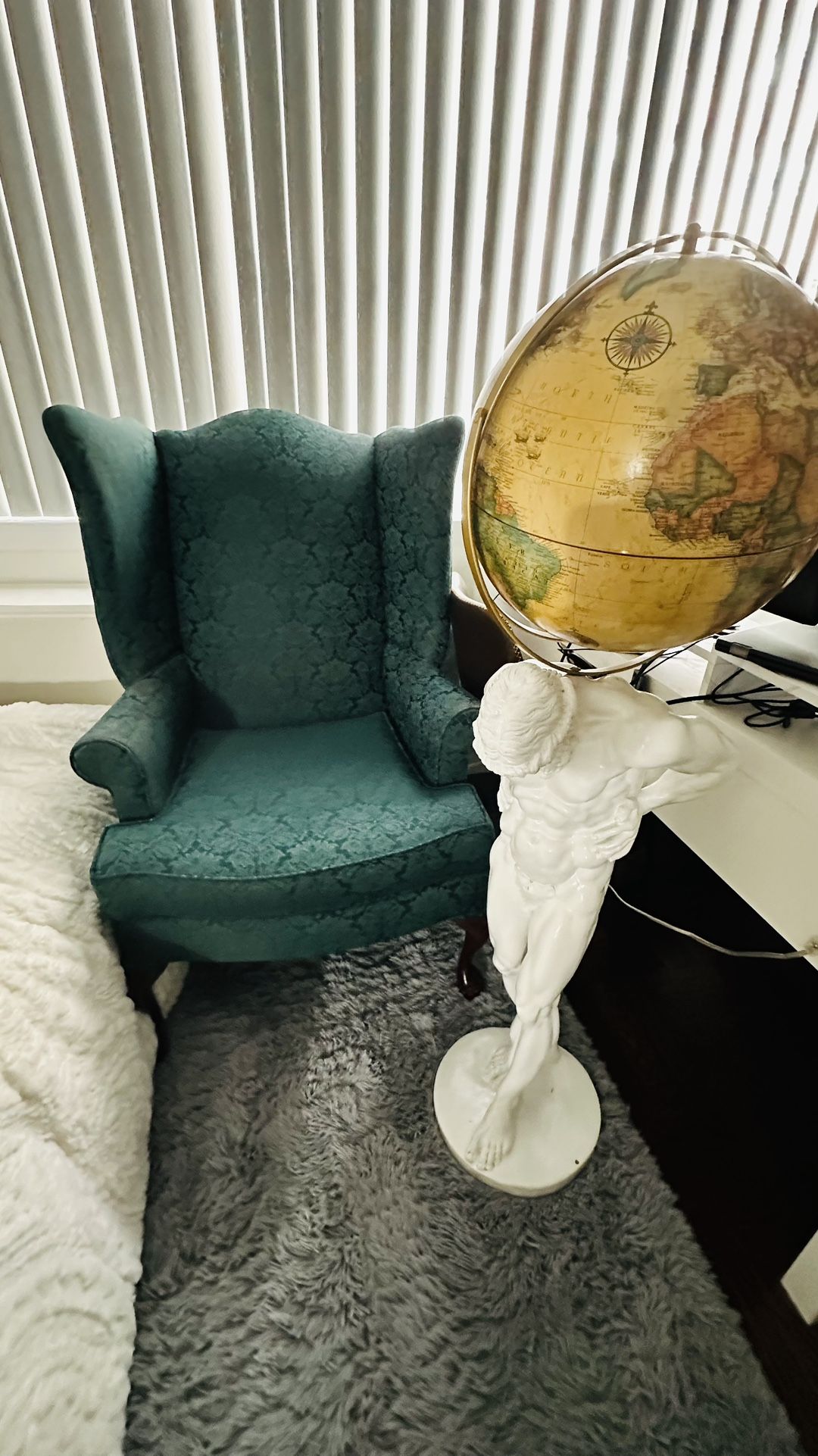 Atlas Globe Statue Floor Lamp - Unique Vintage Style - photo 3