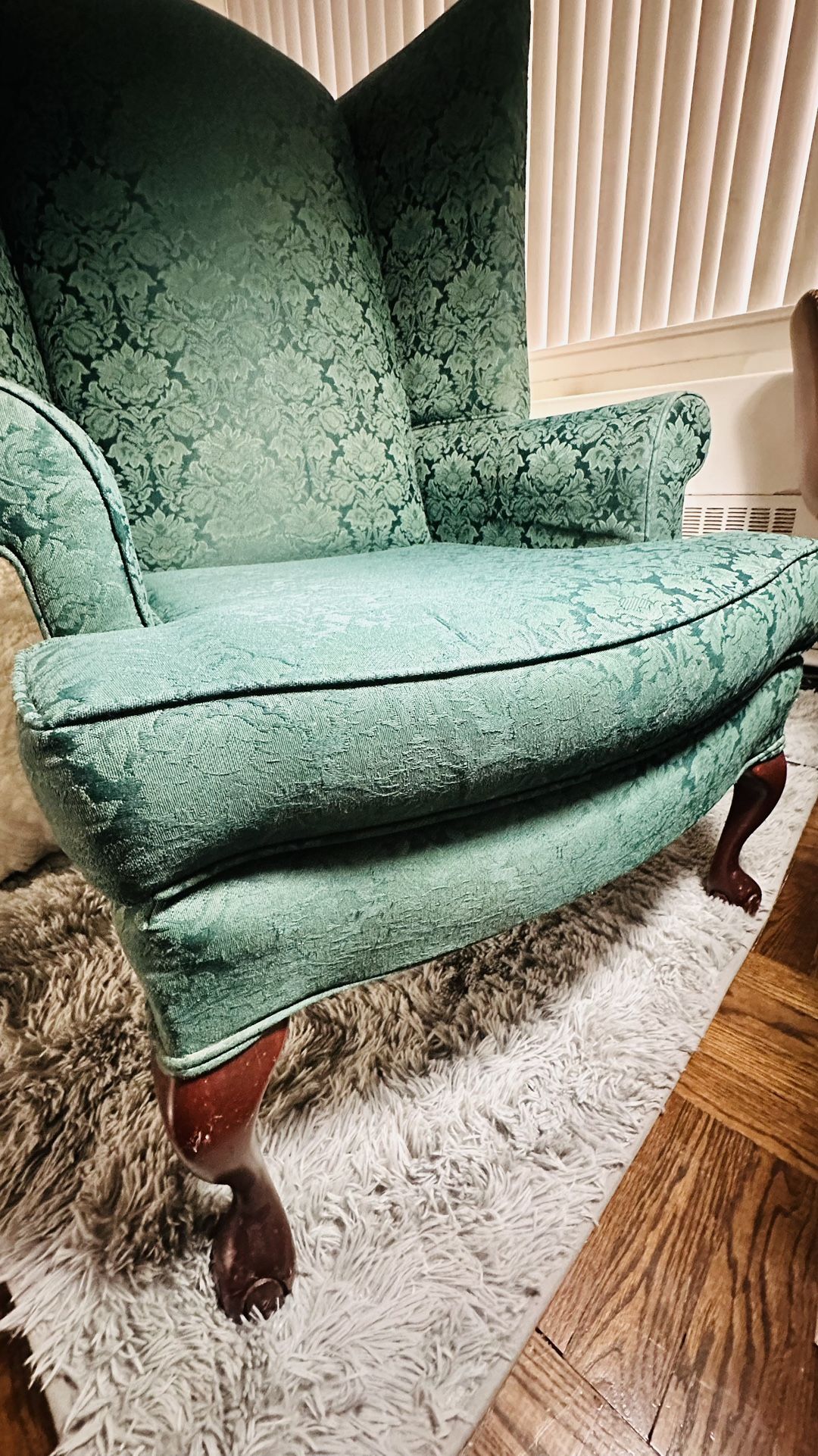 Motivated to sell - Wingback Chair, Antique Style, Great Shape - photo 2