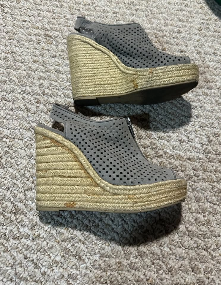 7 Pairs Ladies Shoes Size 7 - photo 2