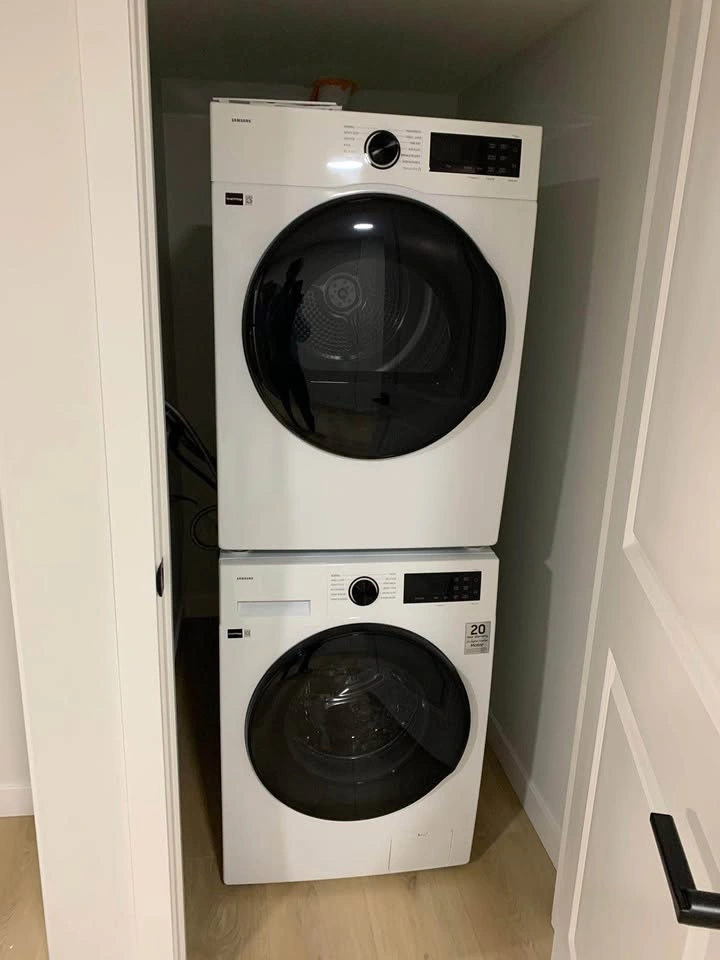 2 Beds 1 Bath  for Rent in Windermere/Keswick - photo 2