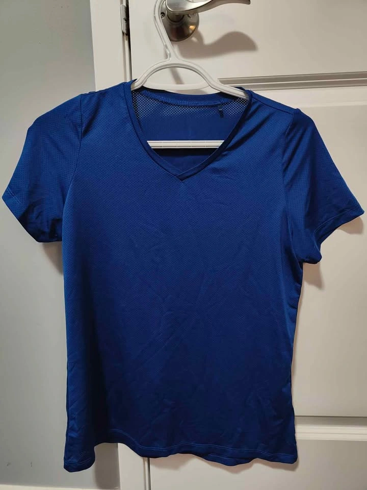 Blue Athletic V-Neck Shirt & Tie-Dye Scrunch Leggings, gym cloth - photo 5