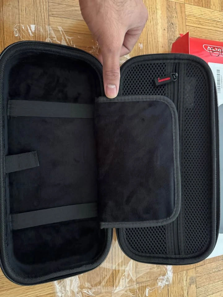 Nintendo Switch All-In-One Charging Carry Case (Brand New) - photo 5