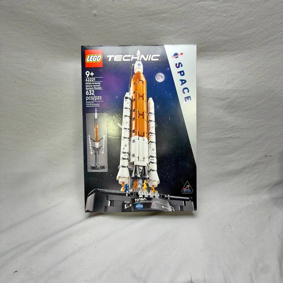 LEGO Technic 42221 NASA Artemis Space Launch System Rocket