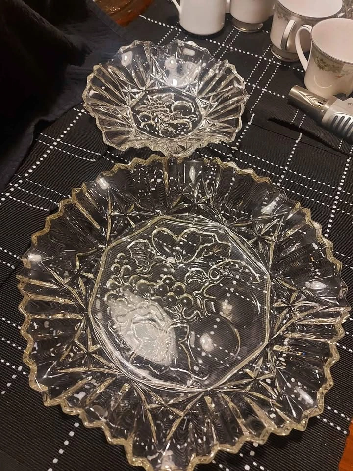 2 Serving Dishes - Different Sizes - photo 4