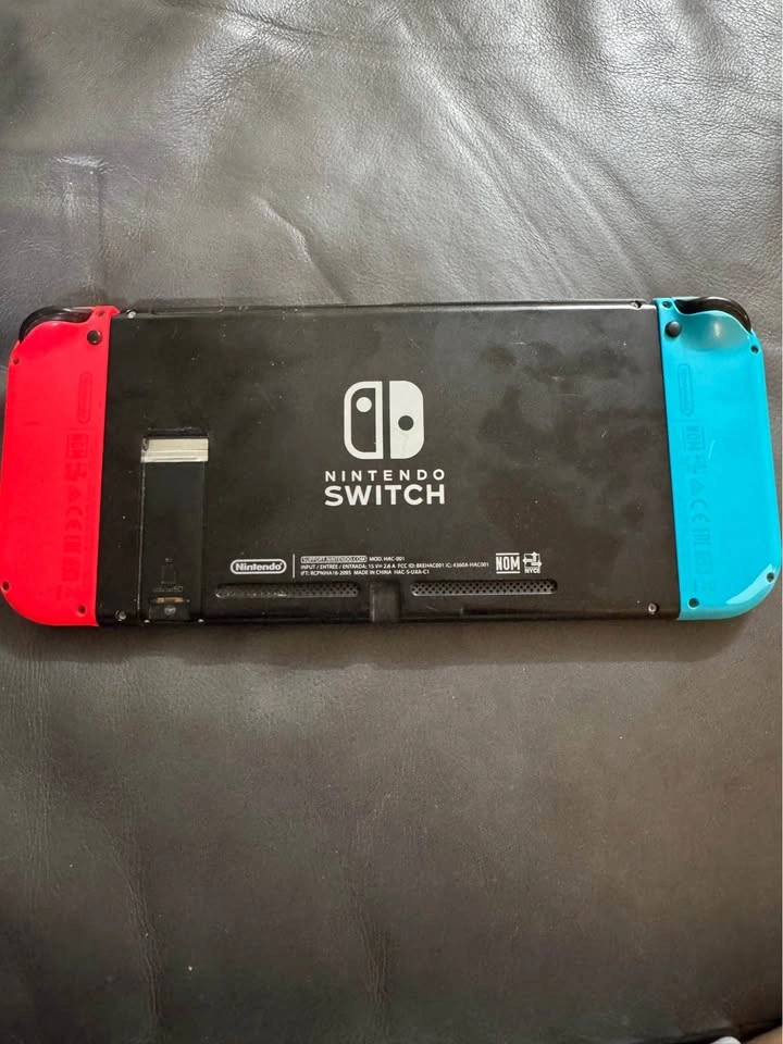 Nintendo Switch V1 - photo 2