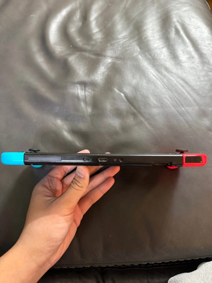 Nintendo Switch V1 - photo 4