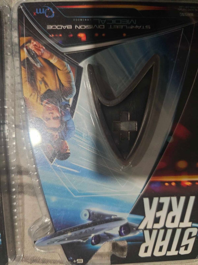 Star Trek Badge - photo 2
