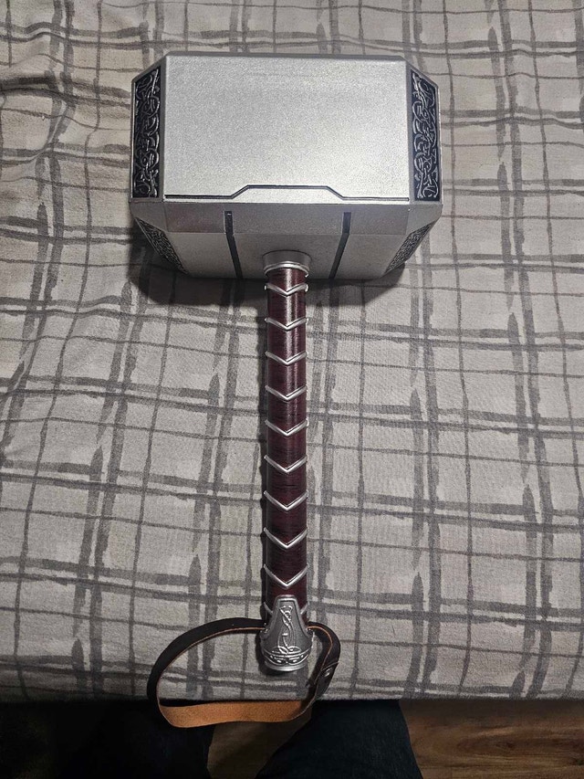 Thors hammer cos play