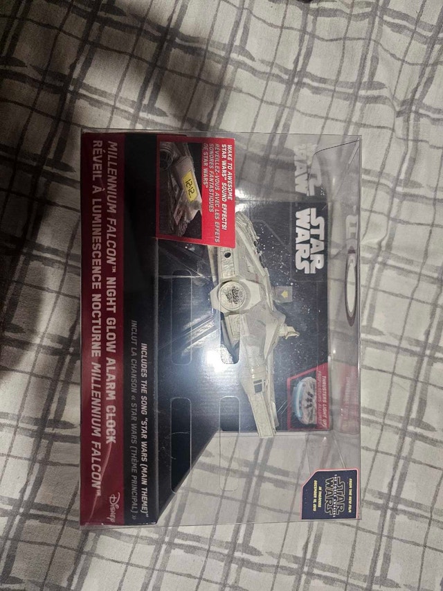 Star Wars Millennium Falcon Clock
