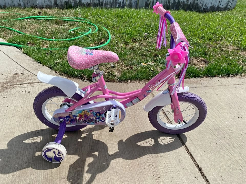 Barbie 12” Kids Bike with Training Wheels (As-Is)