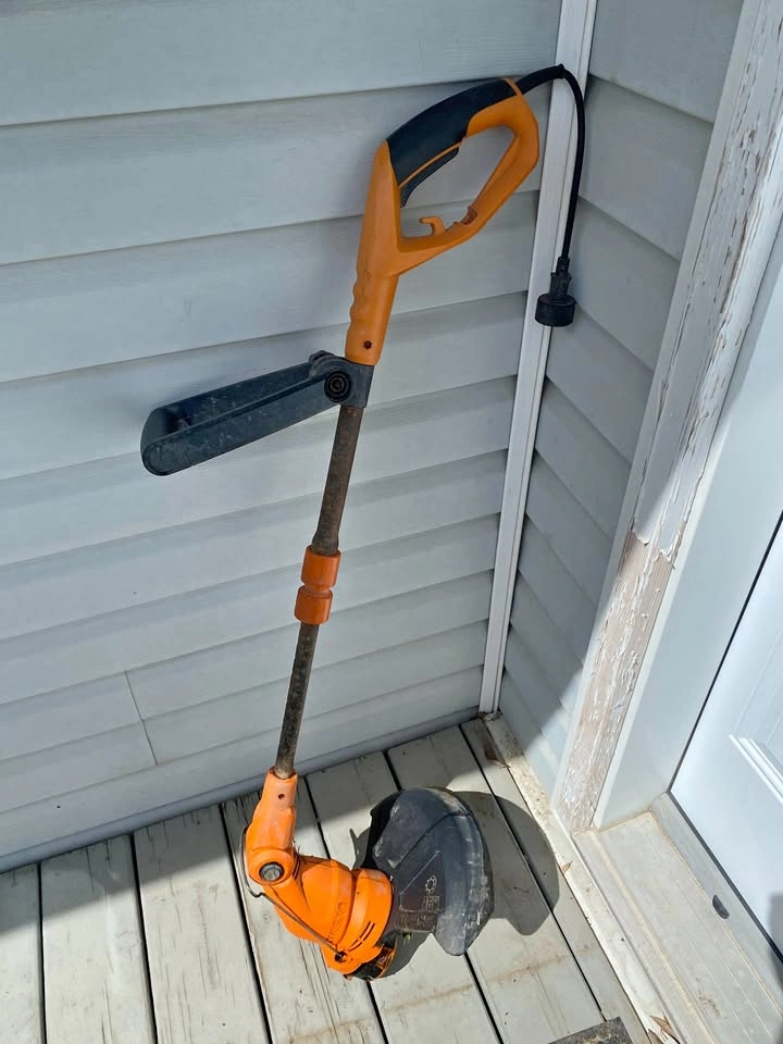 WORX Electric String Trimmer / Edger
