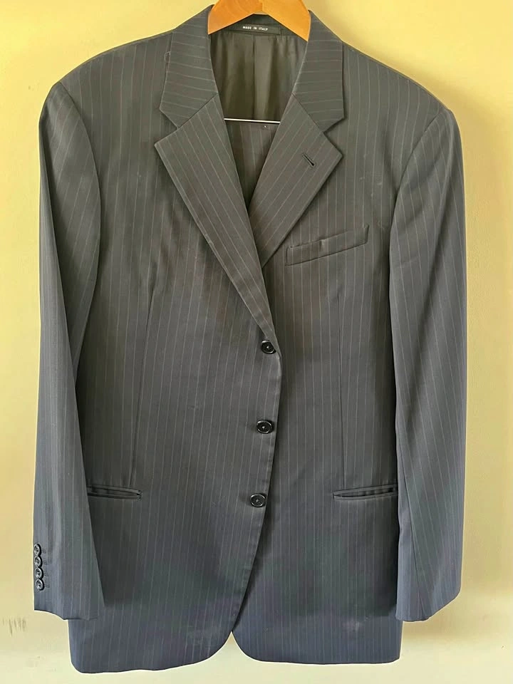 Men’s wool navy designer pinstripe suit 46/38