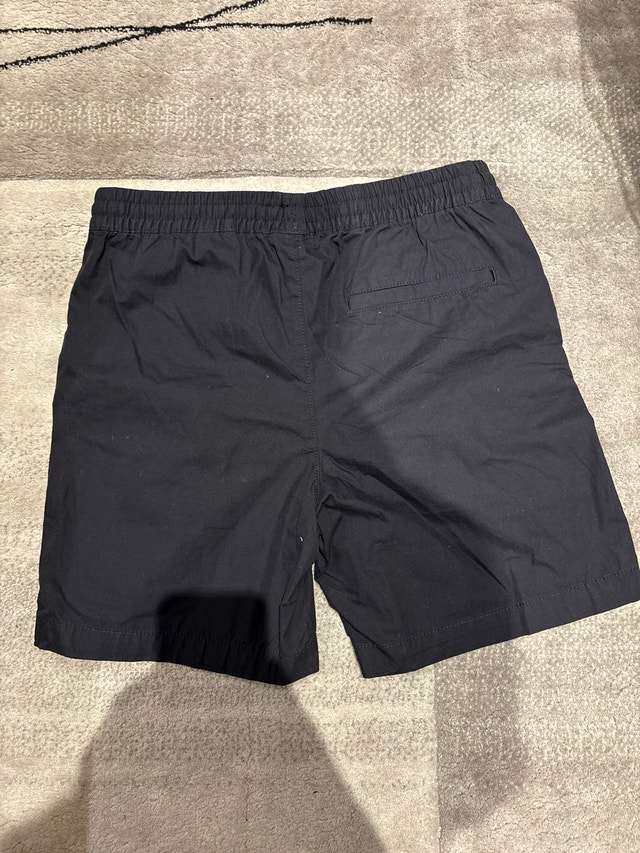 H&M small shorts - photo 3