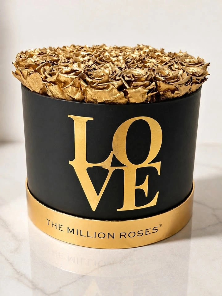 The Million Roses Large Preserved Rose Box – Gold Roses / Black