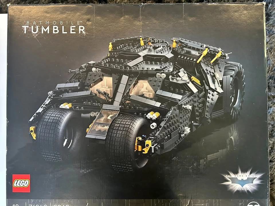 LEGO DC Batman Batmobile Tumbler 76240 – Sealed / Retired Set