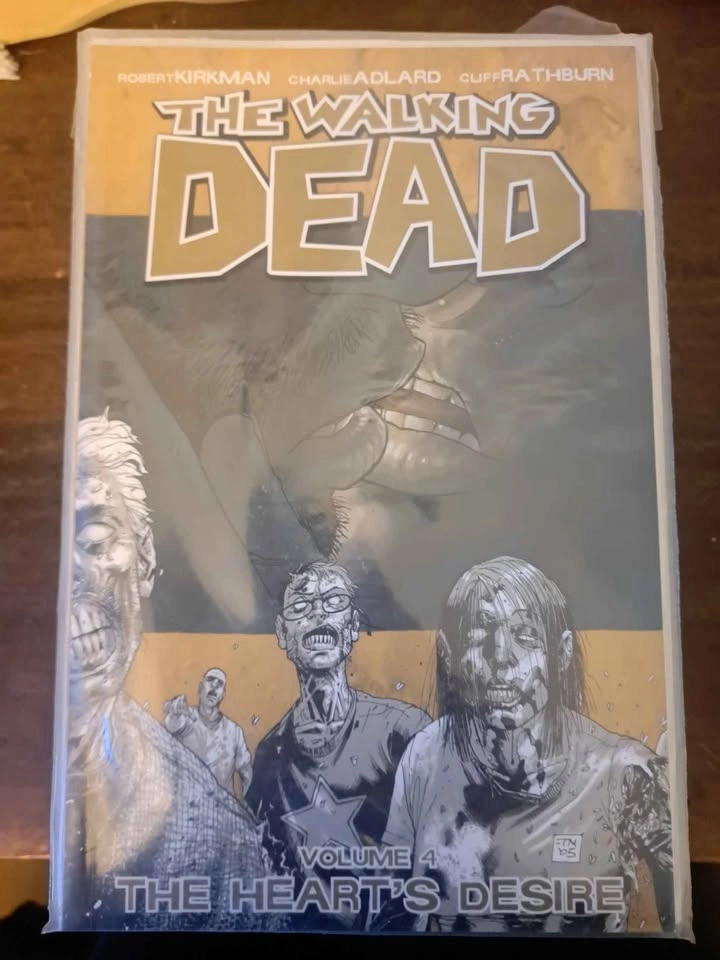 Walking Dead Graphic Novels #1-10 - photo 4