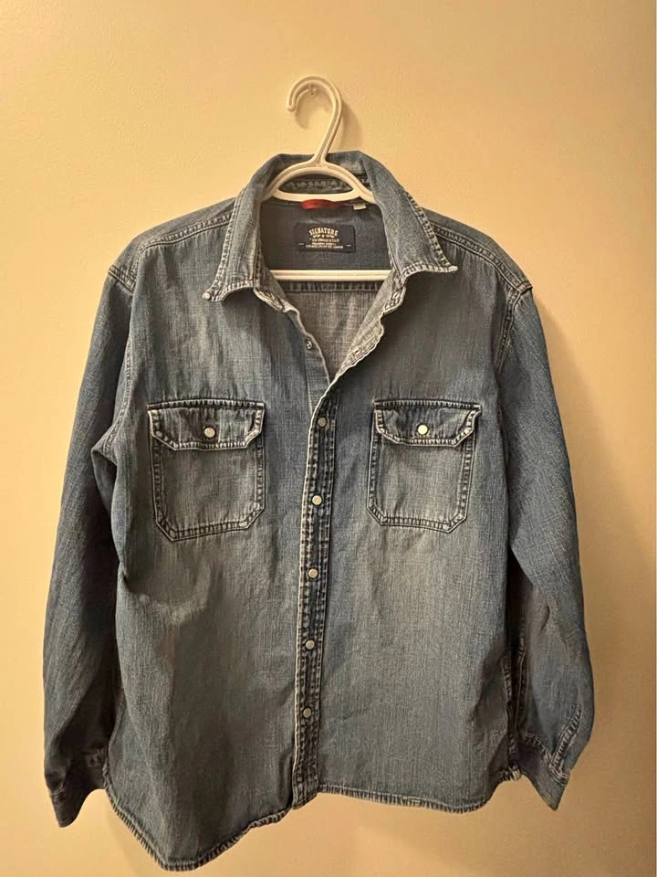 Levis Pearl Snap Button Up Denim Shirt