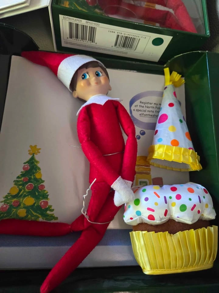 Ultimate Elf on the Shelf Bundle: 2 Xmas + Birthday (Unused Cert - photo 2