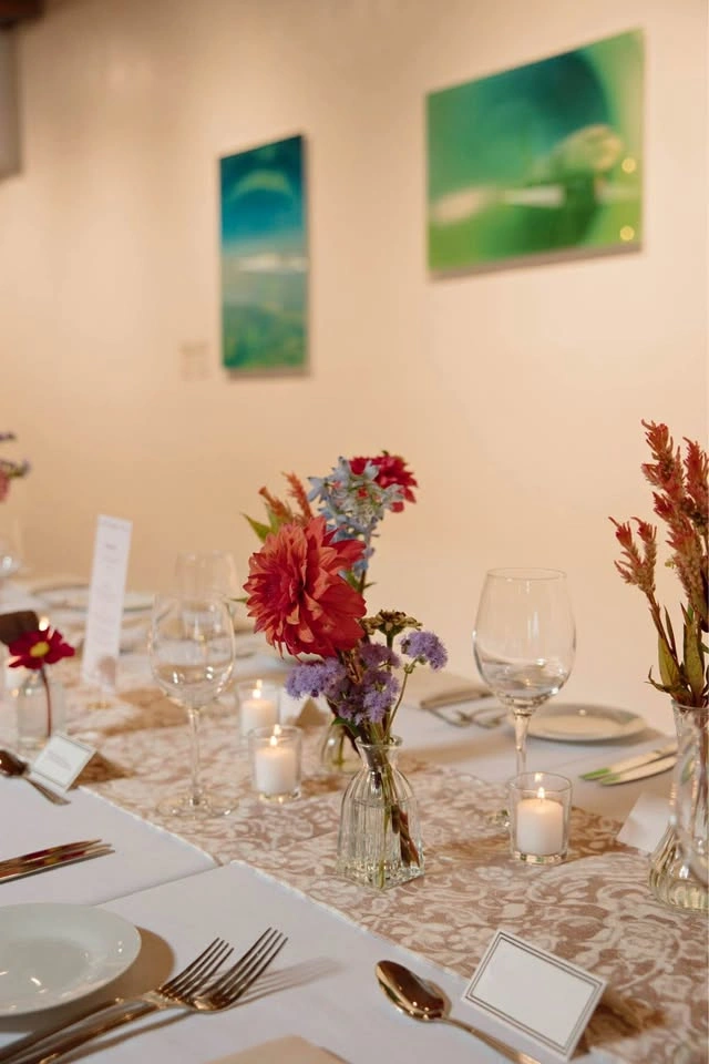 10x Velvet Taupe & Ivory Table Runners
