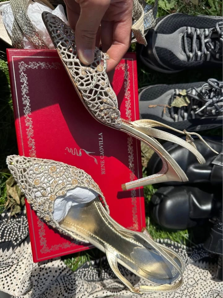 René Caovilla pearls and lace evening heels - photo 2
