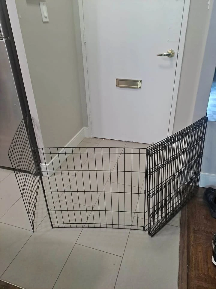 Play pen/room divider for pets