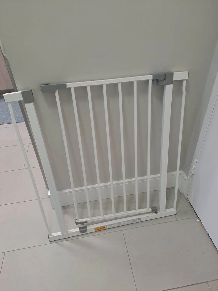 White Metal Baby Gate - photo 3