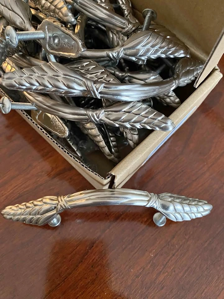 Silver Leaf Design Cabinet Pulls 3" w Screws