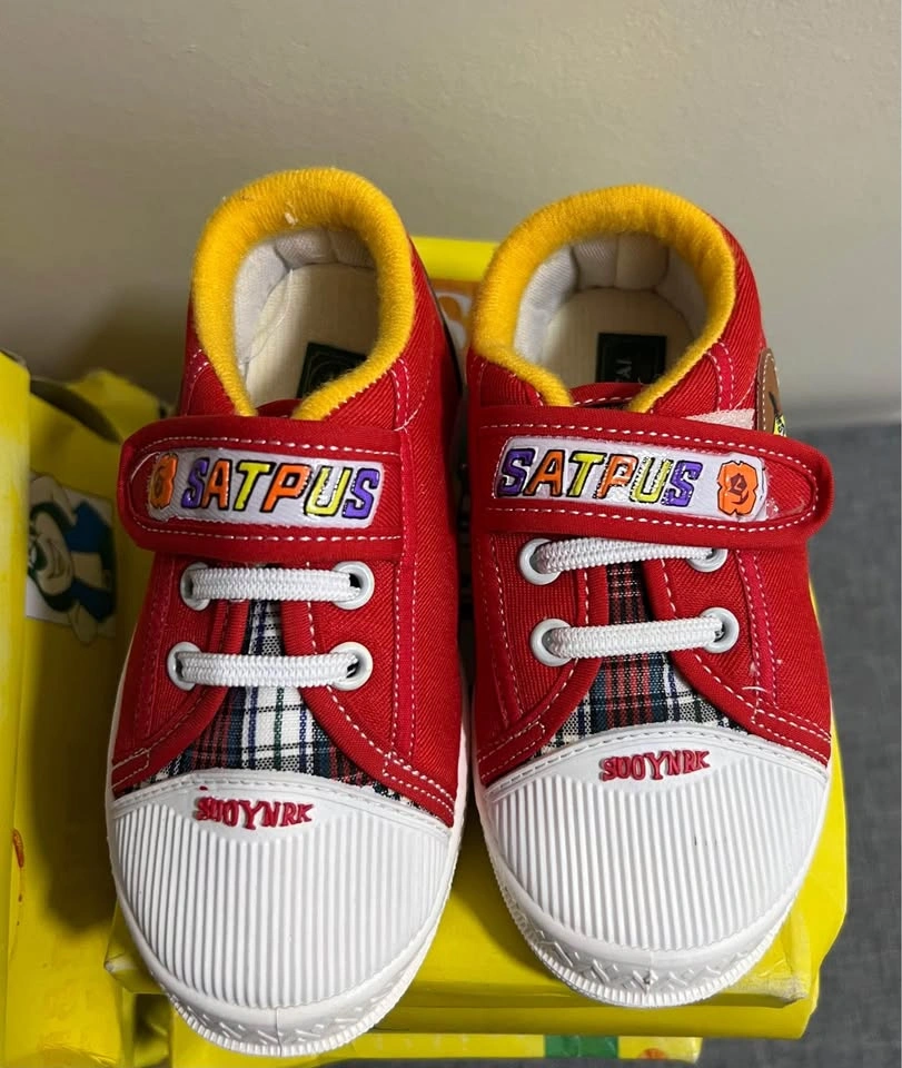 Kids Sneakers Shoes (Various Sizes) - photo 2