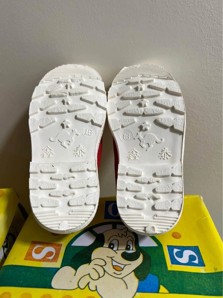 Kids Sneakers Shoes (Various Sizes) - photo 5