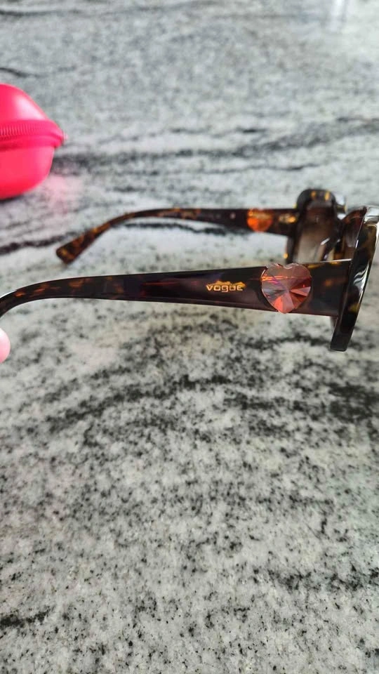 Womans Vogue Sunglasses - photo 2