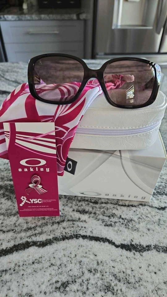 Woman's Oakley Sunglasses