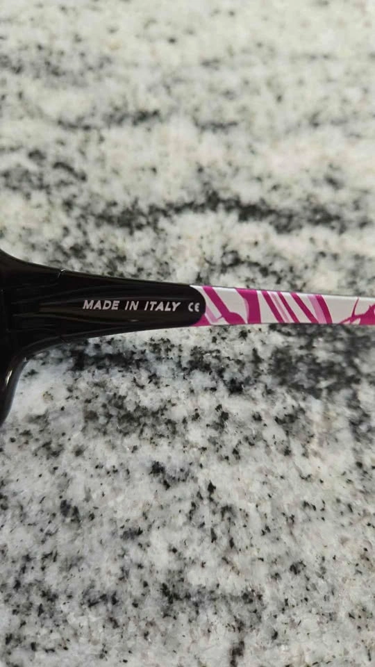 Woman's Oakley Sunglasses - photo 3