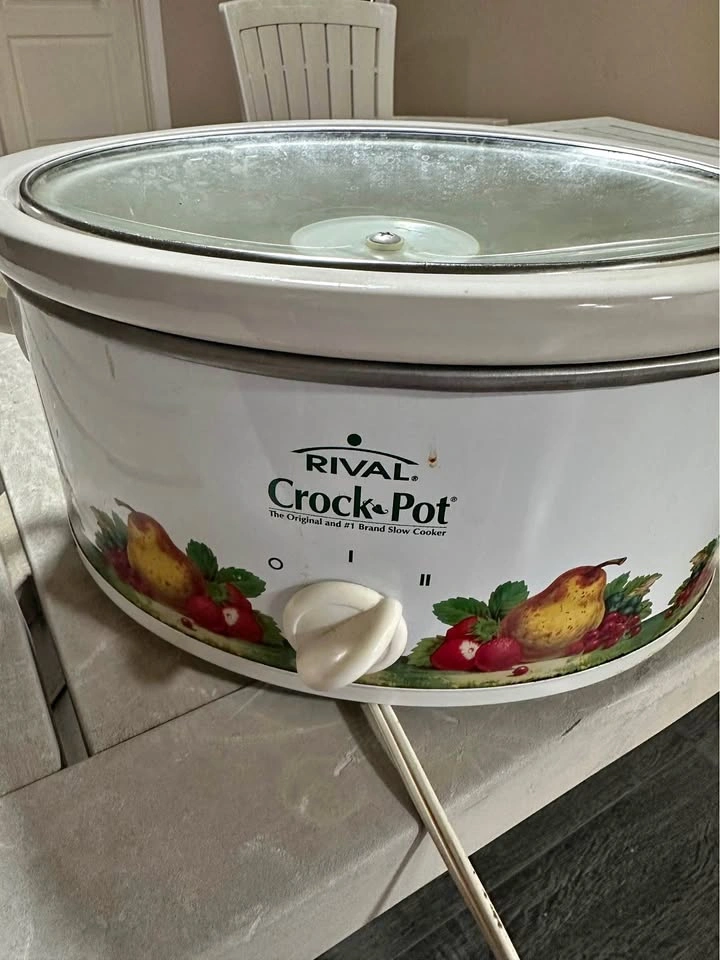Rival Crock-Pot Slow Cooker with Fruit Pattern