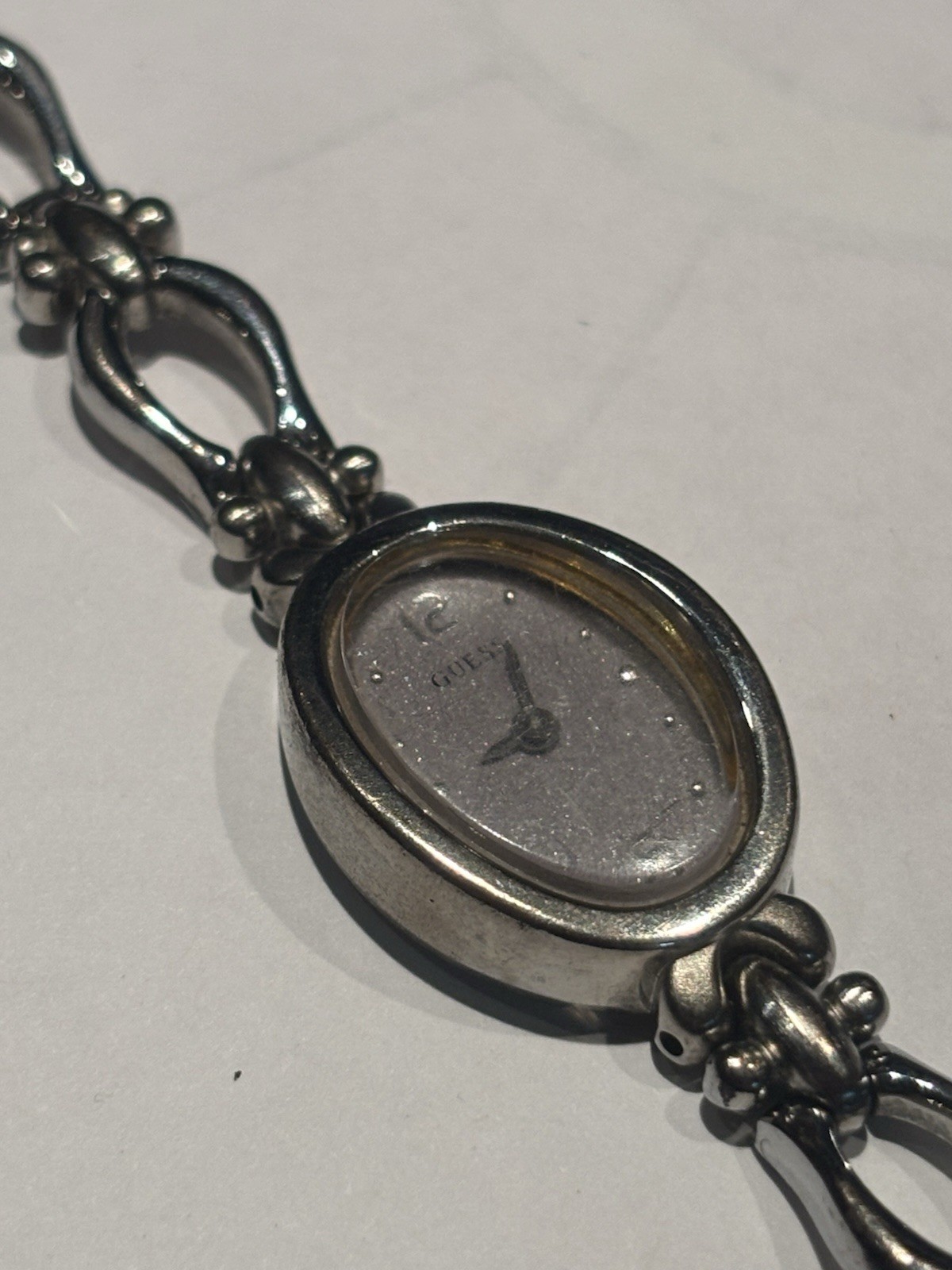 Vintage Guess Silver Tone Ornate Bracelet Watch Ladies Oval Quar - photo 5
