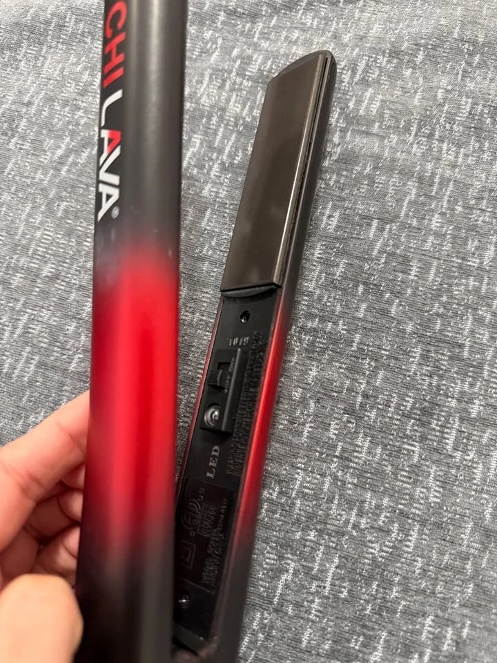 CHI LAVA Ceramic Flat Iron - photo 2