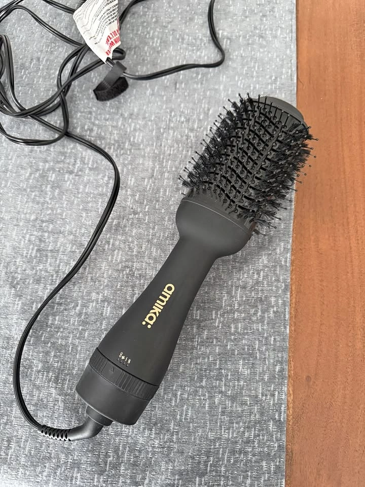 Amika Hair Blow Dryer Brush 2.0
