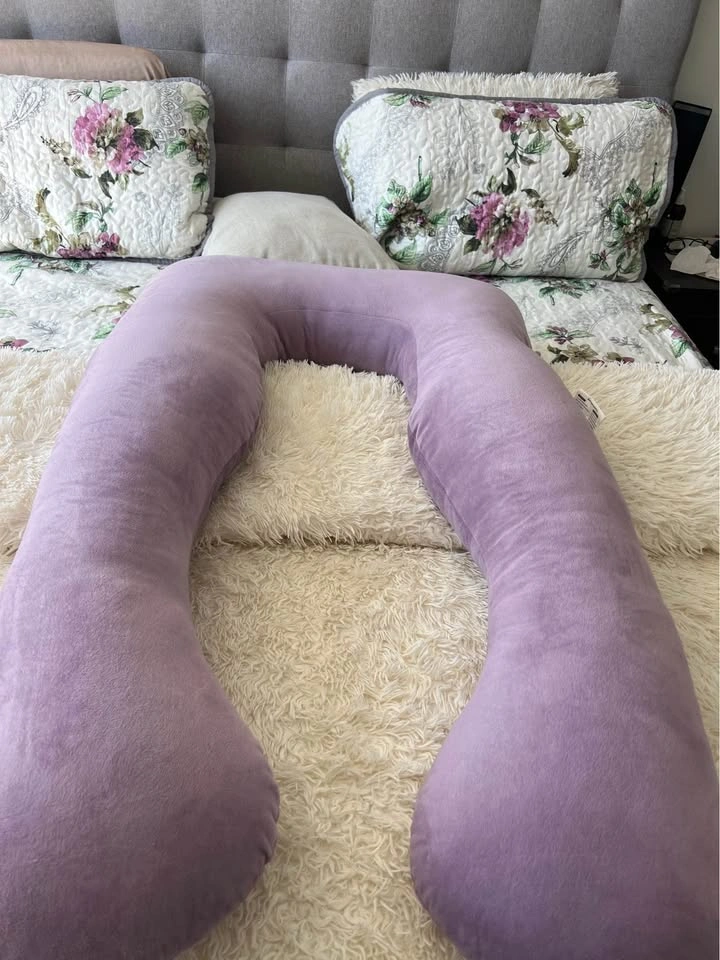 Chilling Home Pregnancy Pillow - U Shaped - photo 2