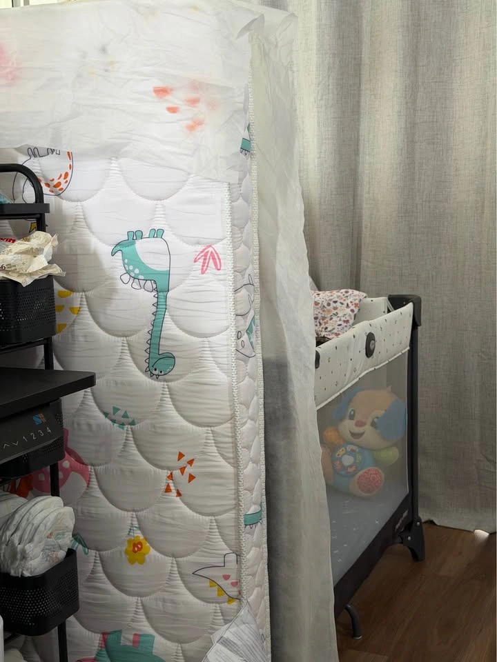 Baby Crib mattress - new condition - photo 2