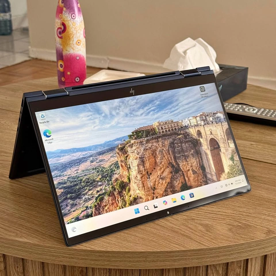 HP Elite Dragonfly (360 Touch) - i5 8th Gen - 16/256 GB (with ch