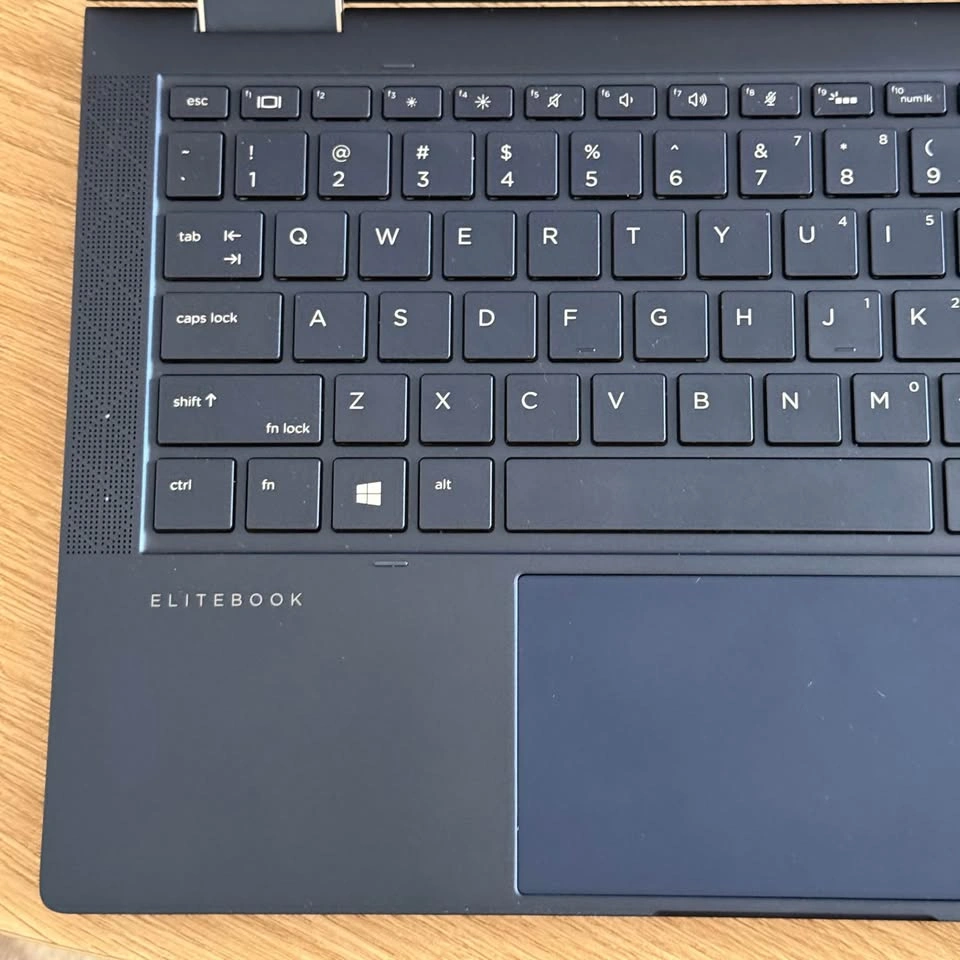 HP Elite Dragonfly (360 Touch) - i5 8th Gen - 16/256 GB (with ch - photo 2