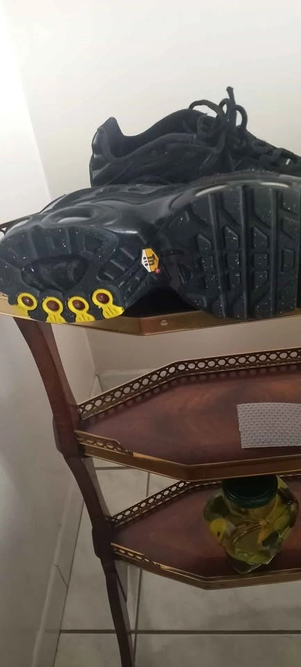 NIKE Air Max Plus Size 6Y - photo 3