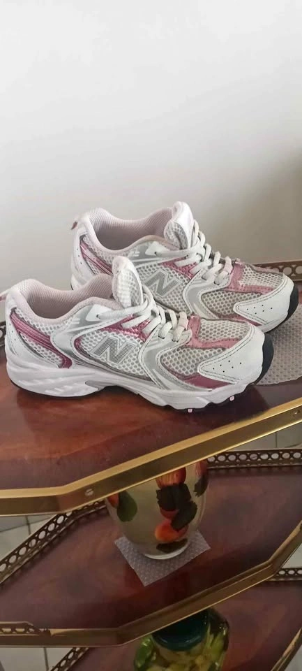 New Balance 530 Athletic Shoes White/Pink/Silver Size 1 Girls
