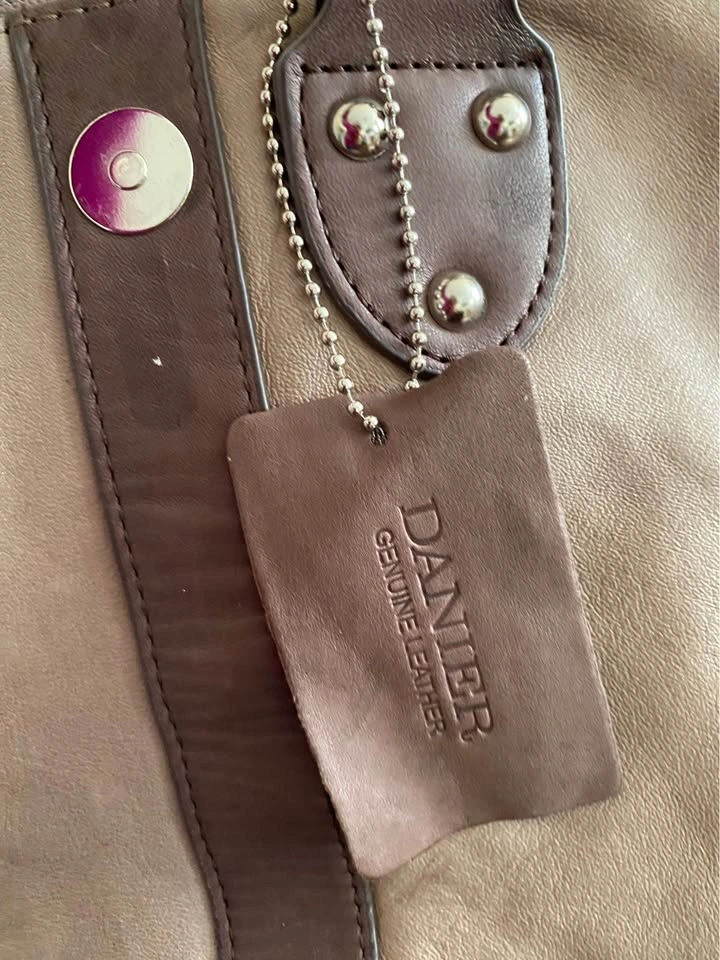 Danier Hand Bag - photo 2