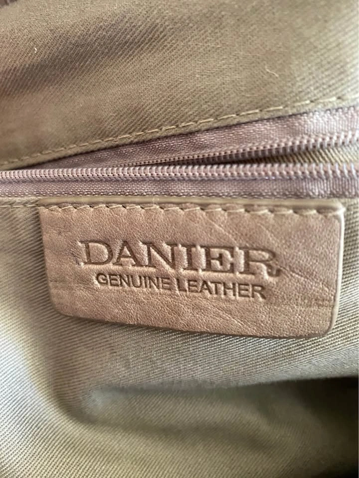 Danier Hand Bag - photo 3