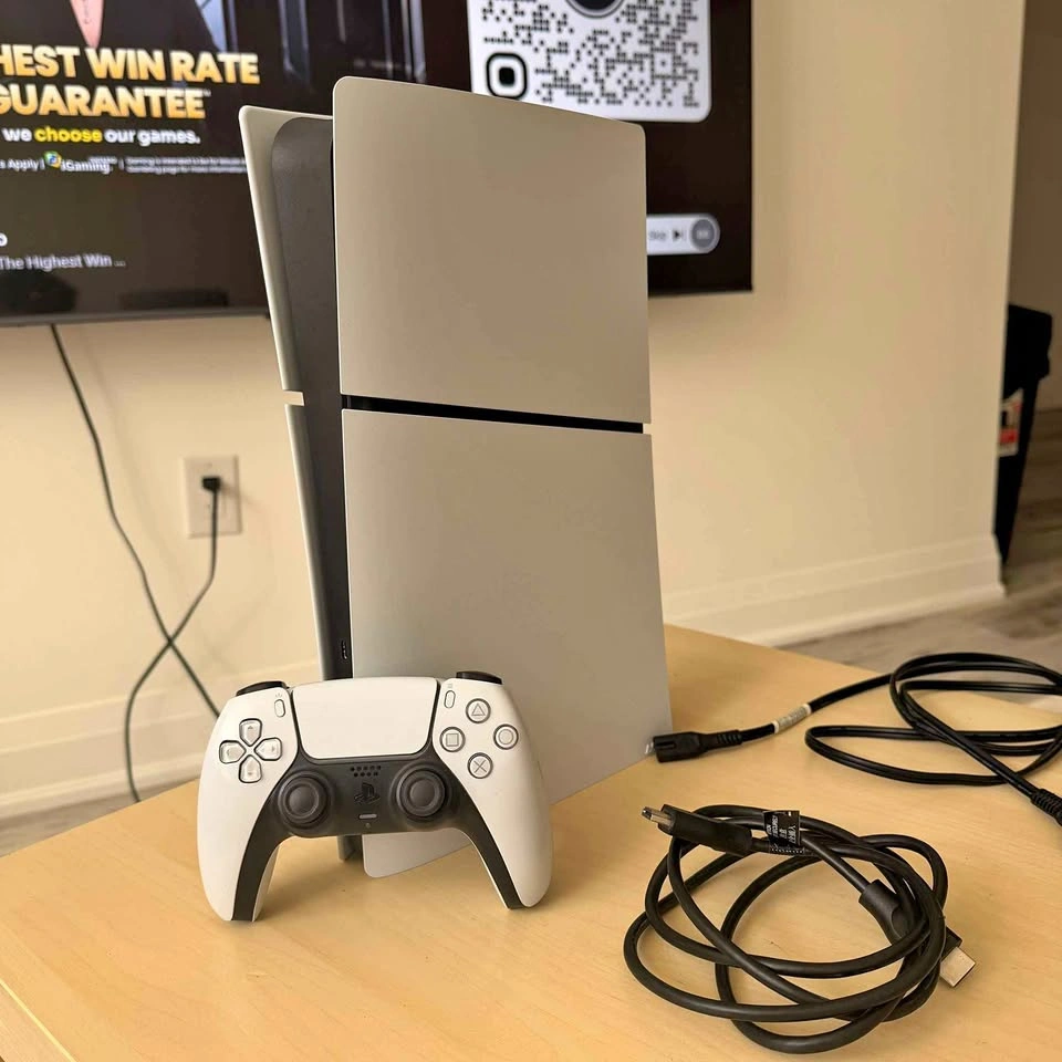 Ps5 Slim digital- LIKE NEW-Jan 26